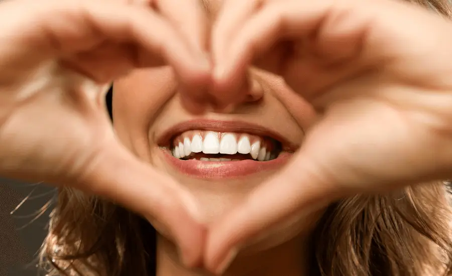 Transform Your Smile Instantly with These Amazing Teeth Veneers!
